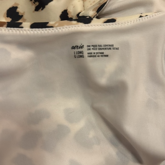 Aerie one piece - Picture 3 of 4